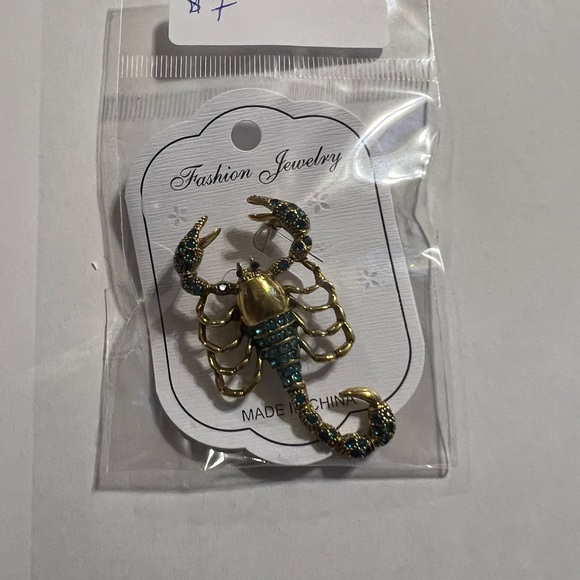 Animal and flower, brooches, and pins with Crystals and enameling - Picture 13 of 16